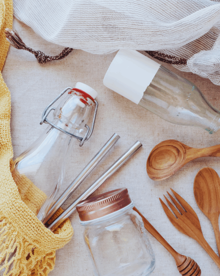 Jak ograniczyć plastik w codziennym życiu? 10 prostych sposobów na mniej plastiku w domu