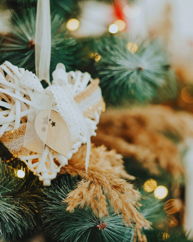 Świąteczny klimat w 5 minut — proste dekoracje, które zrobisz z tego, co masz w domu